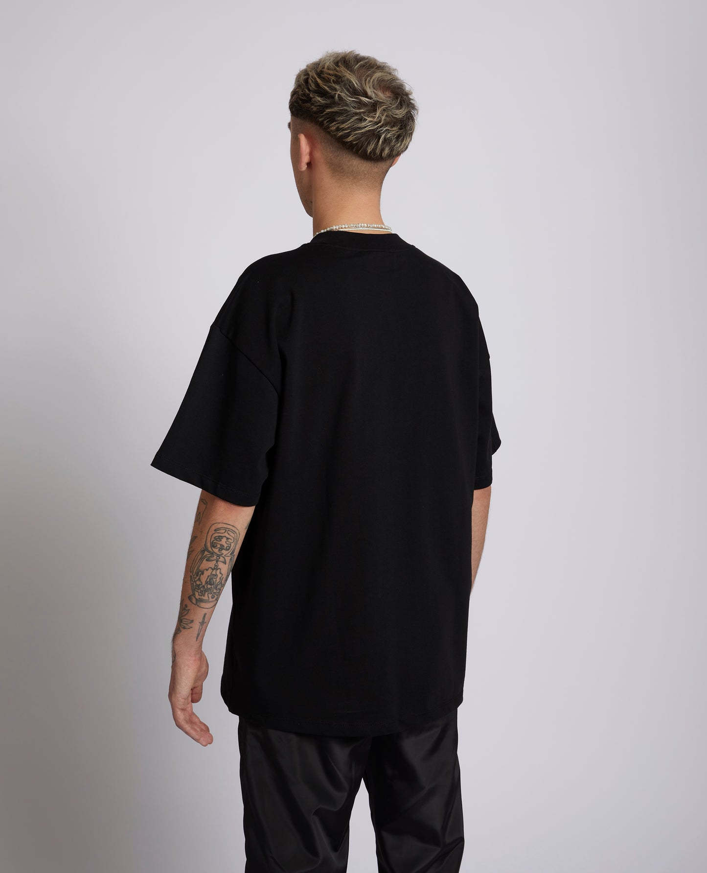 T-SHIRT BLACK