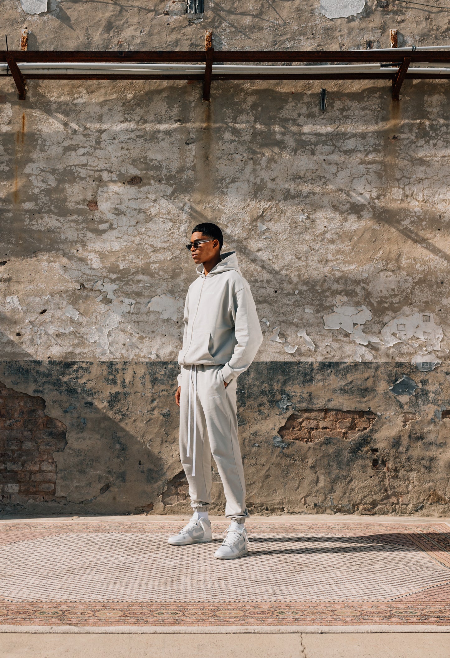 SWEATPANTS GREY